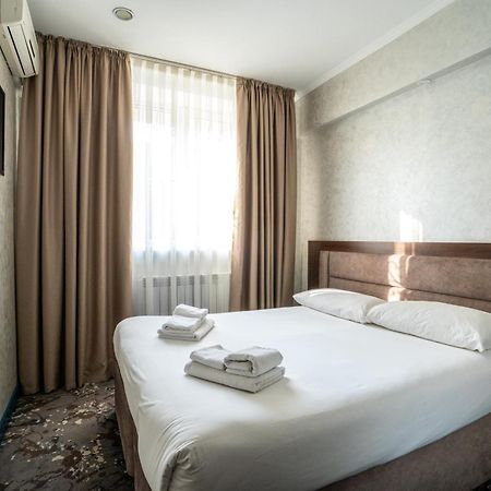 Mildom Express Hotel Almaty Bagian luar foto