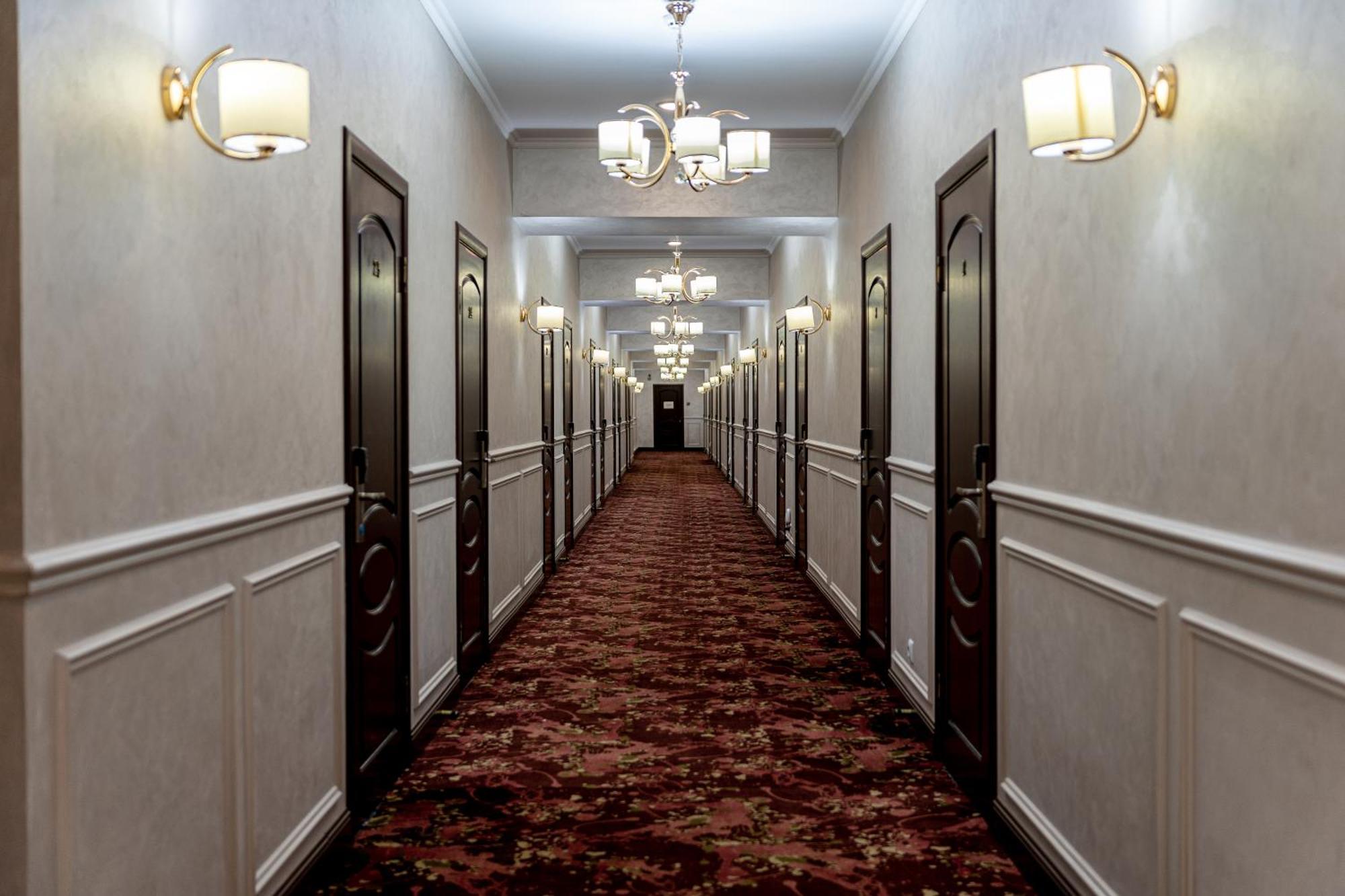 Mildom Express Hotel Almaty Bagian luar foto